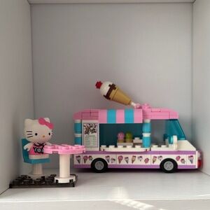 Hello Kitty Ice Cream Truck brick build set